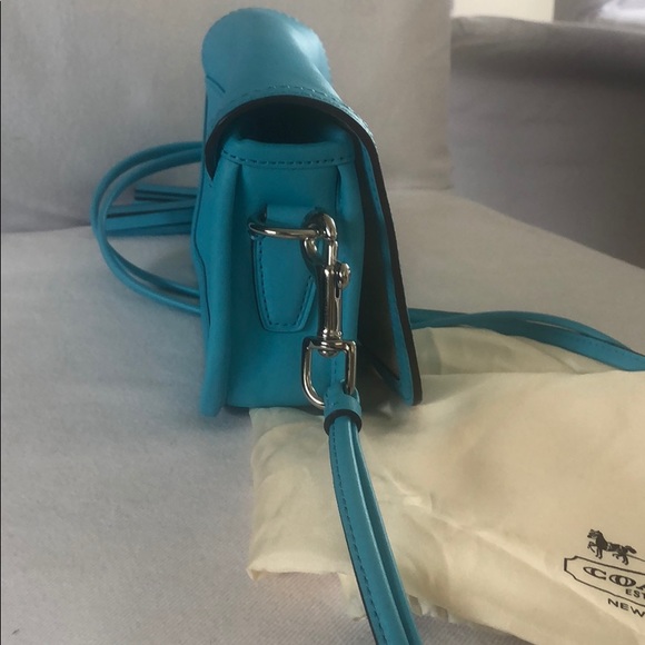 Leather Blue coach crossbody bag! - Picture 4 of 4